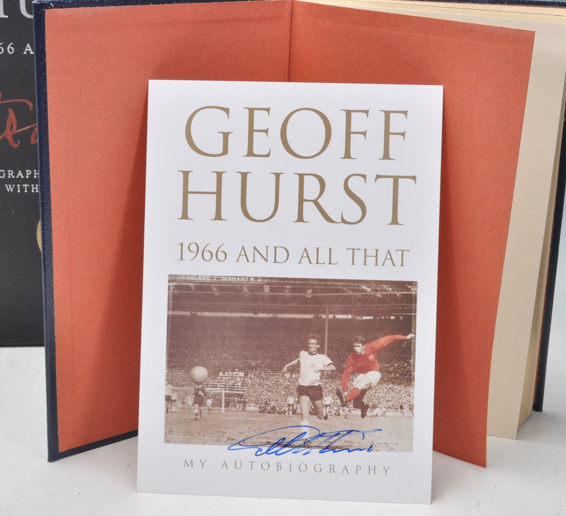 Geoff Hurst Autobiography- 1966 And All That Limited Edition signed book within original outer - Bild 4 aus 5