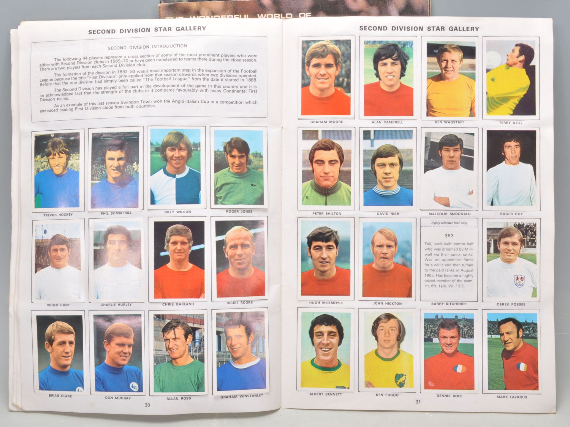 A group of three vintage football Soccer Stars sticker albums to include Gala Collection 1970/71, - Bild 45 aus 49