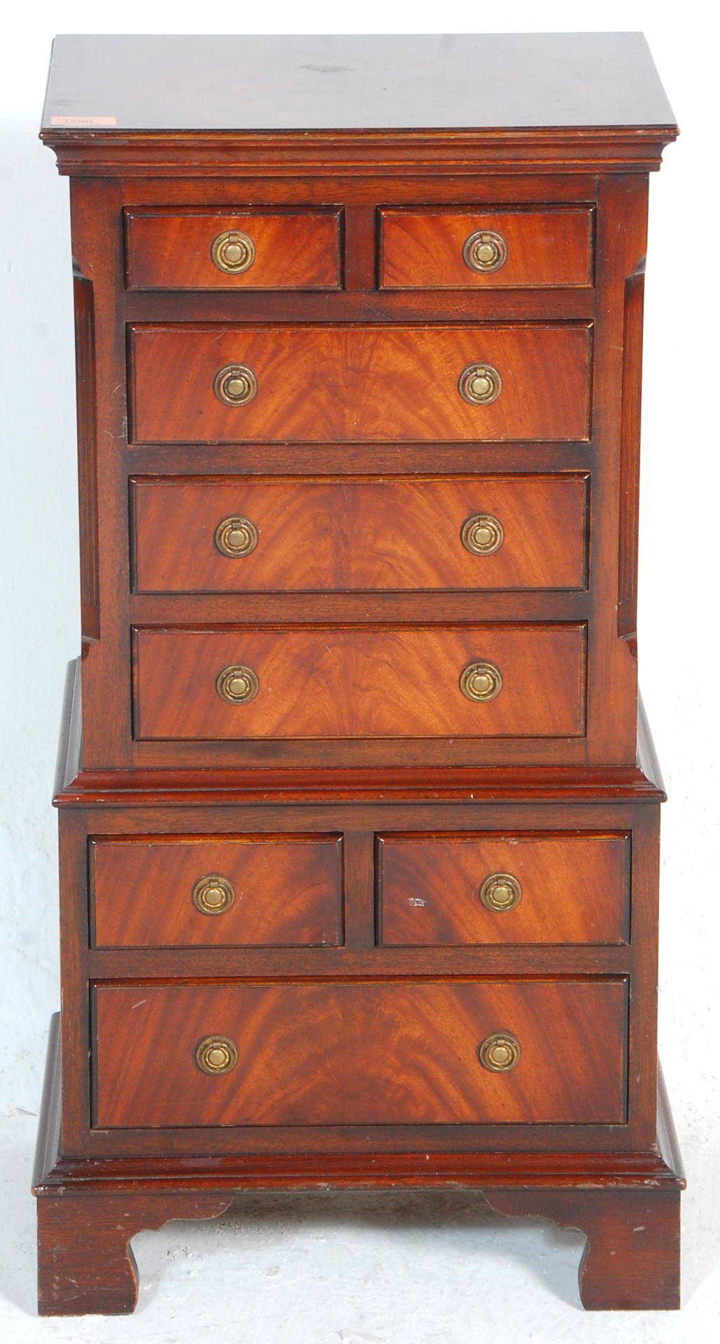 A Georgian revival small mahogany tallboy chest of drawers raised on bracket feet with a series of - Bild 2 aus 12