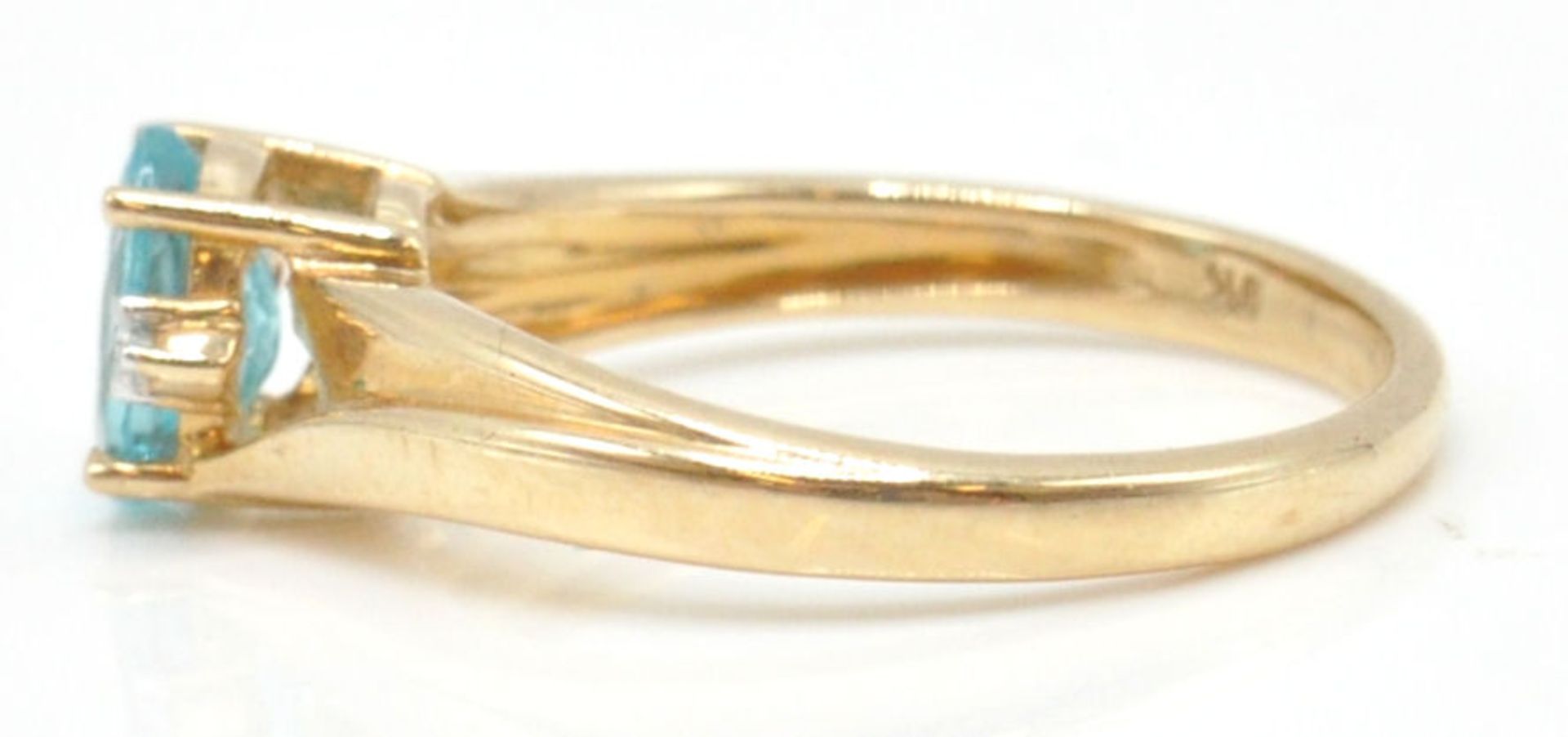 2 9ct gold hallmarked rings. To include a topaz and diamond ring in shaped prong setting - Bild 13 aus 16