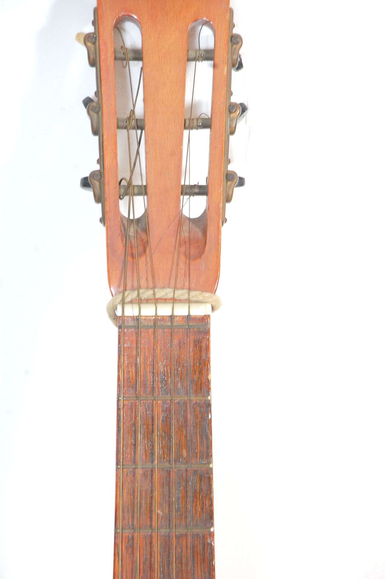 A Burswood made six string acoustic guitar having - Bild 2 aus 5