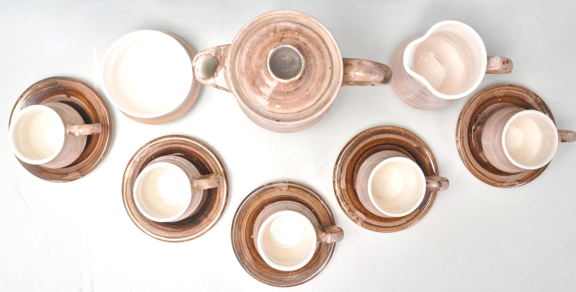 A vintage retro 20th Century Rye pottery coffee service consisting of coffee pot, six cups and - Bild 7 aus 8