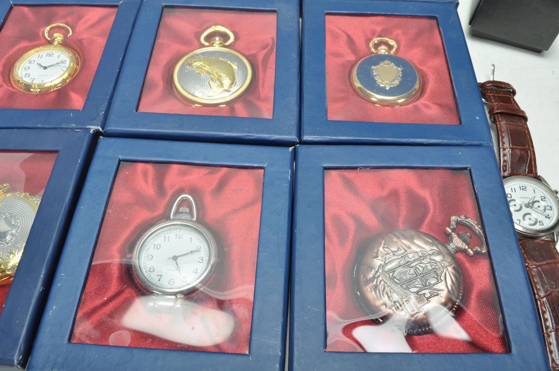 A collection twelve Franklin Mint type pocket watches with many gilt examples, with full hunter - Bild 4 aus 9