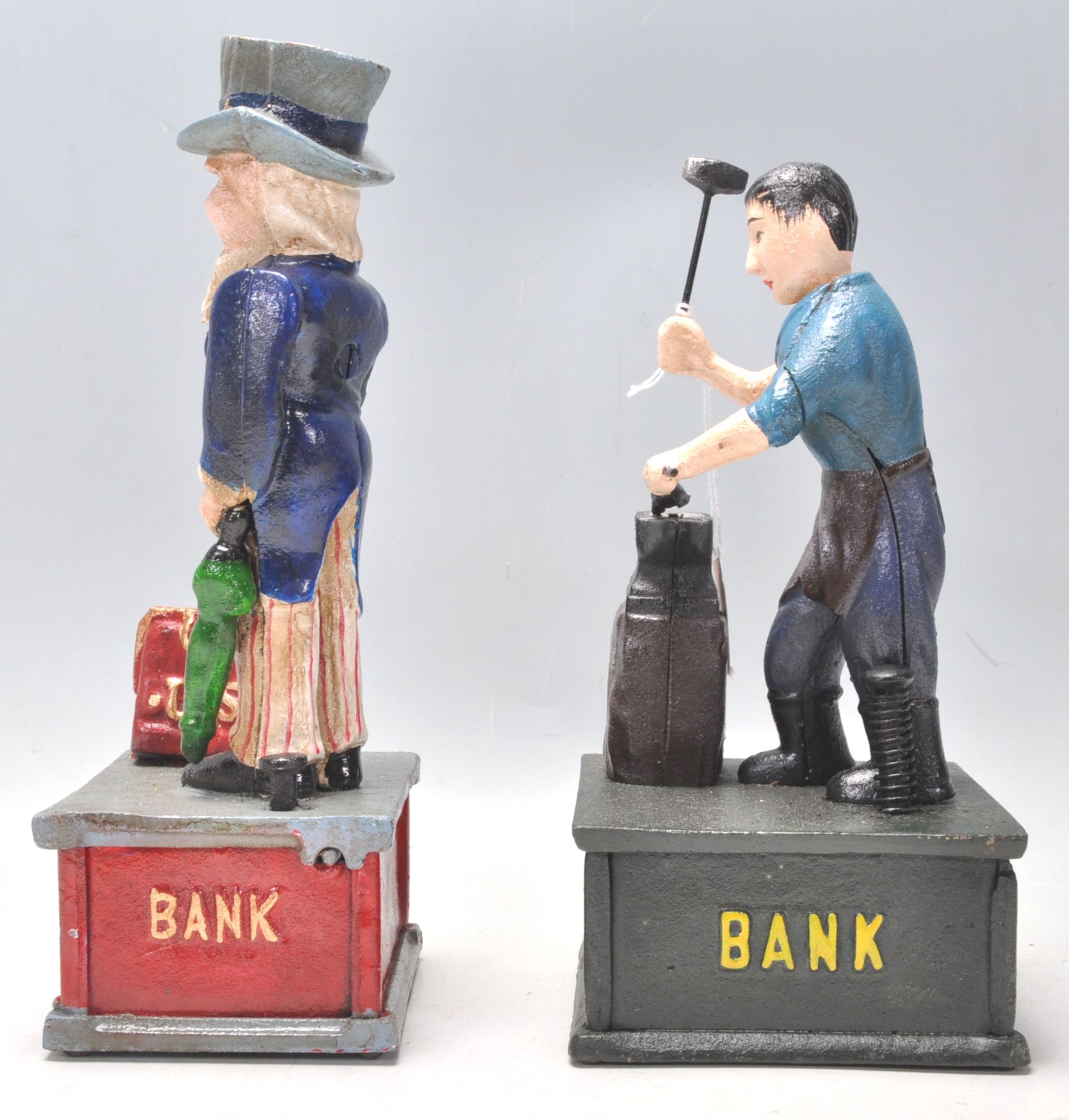 Two 20th Century vintage style cast iron money banks in the form of Uncle Sam and John Deere. Both - Bild 4 aus 6