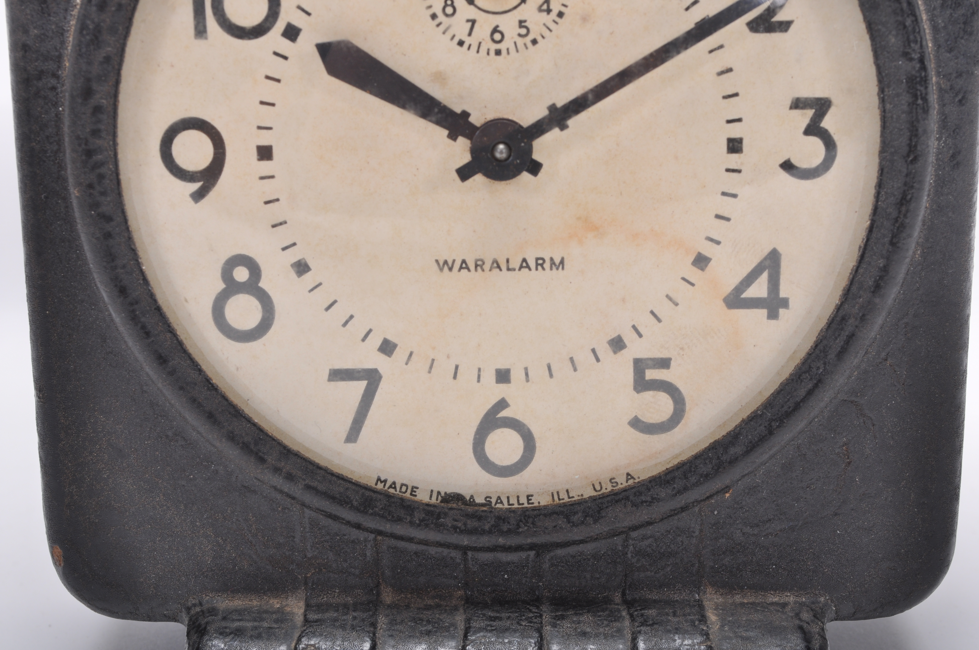 A mid 20th Century WWII era American Cardboard Waralarm War alarm clock made in 1944 by Western - Image 3 of 8