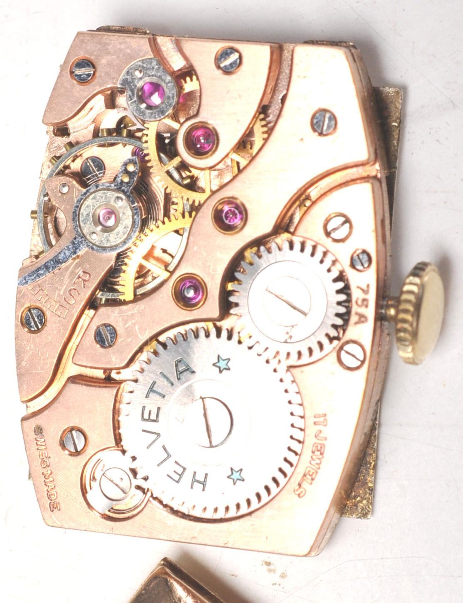 A hallmarked 9ct yellow gold cased gentleman's wrist watch. The watch face marked for Helvetia - Bild 4 aus 5