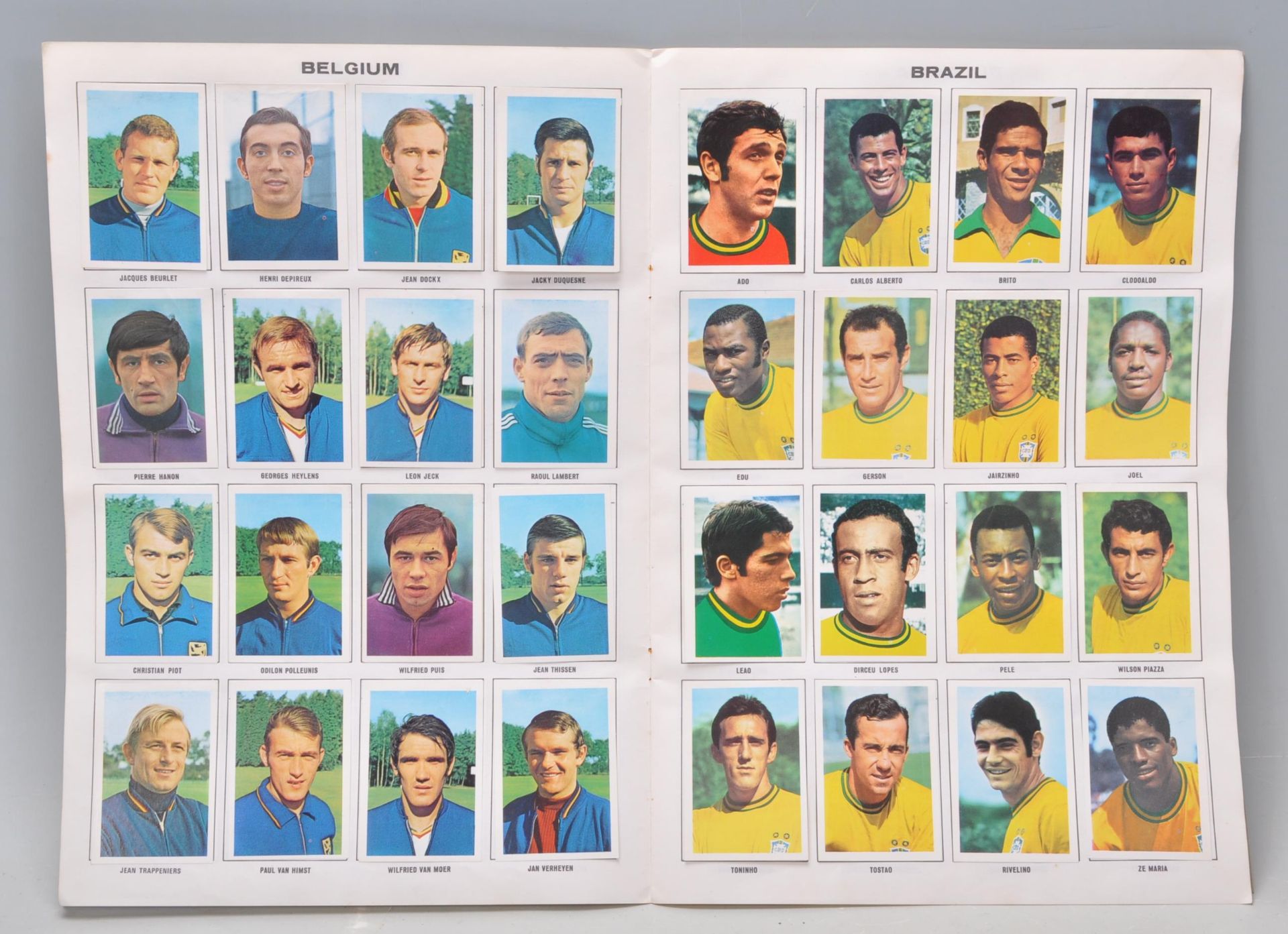 A good 1970's Mexico 70 world cup soccer football stars sticker album complete. Measures 34.5 cm - Bild 5 aus 12