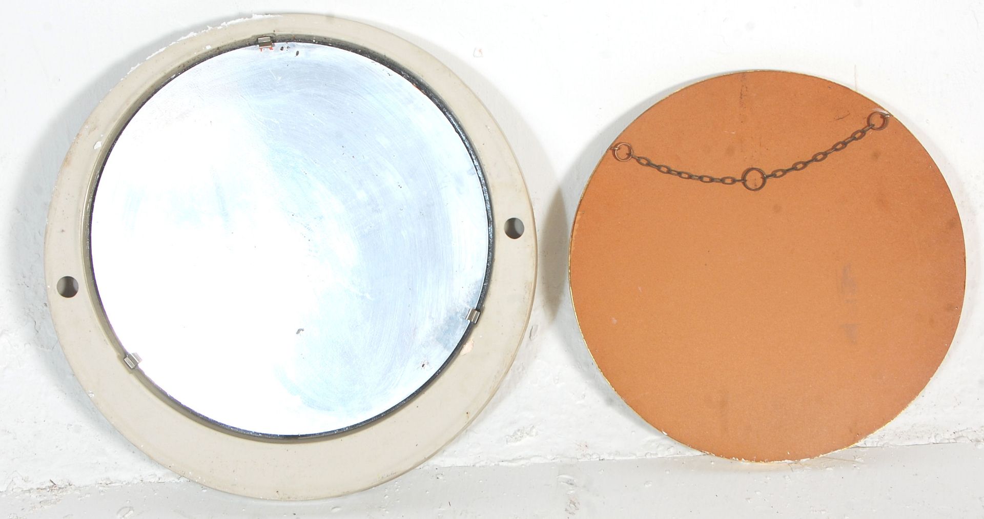 A vintage retro mid 20th Century wall mirror of round form having a ceramic cream coloured famed - Bild 4 aus 4