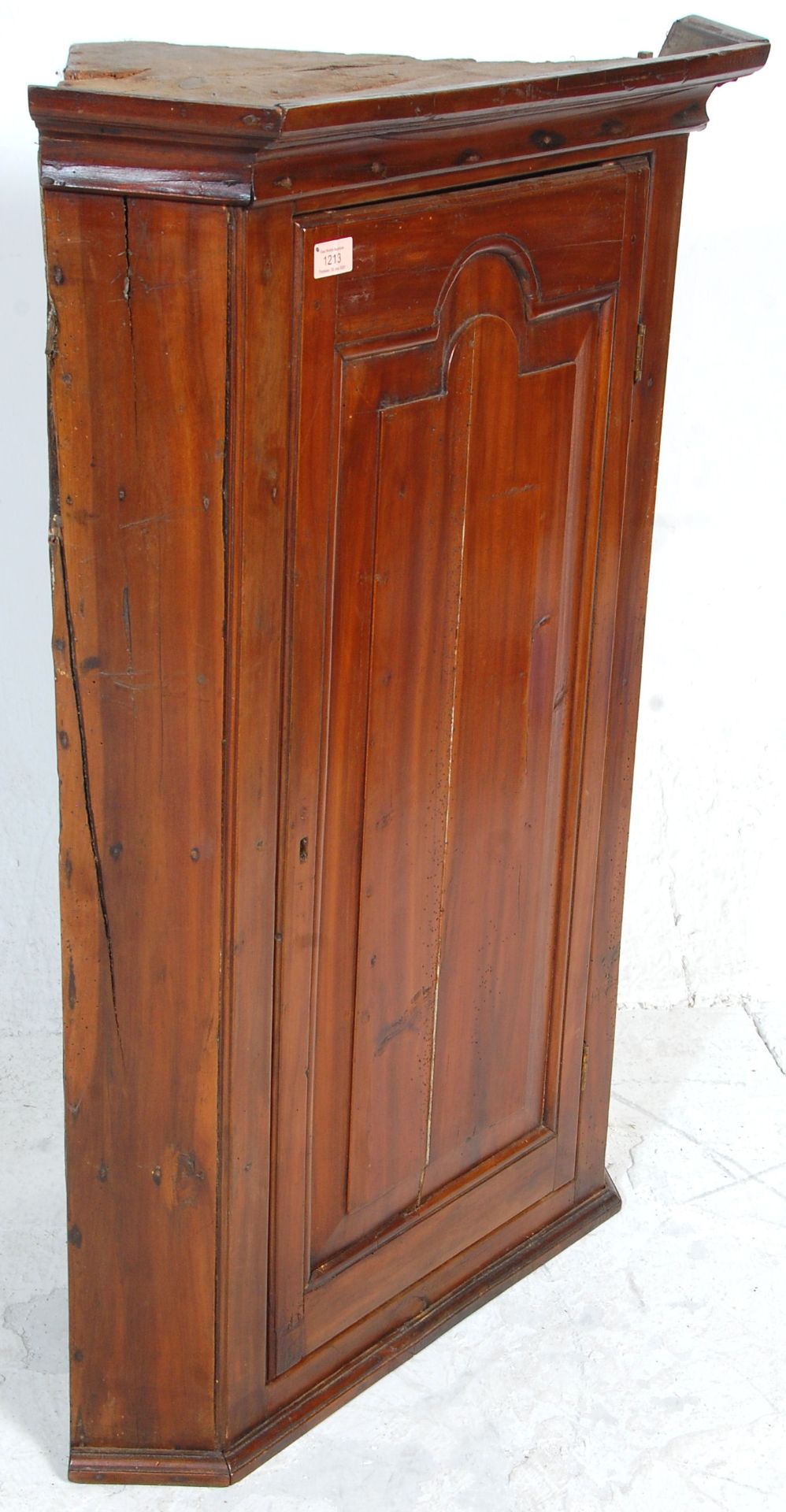 A 19th century fruitwood George III corner cabinet. Full length fielded panel door with enclosed - Bild 2 aus 4