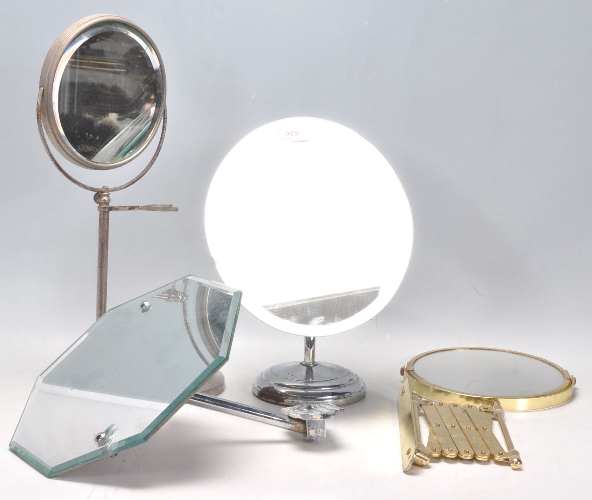 A group of four vintage mirrors dating from the early 20th Century to include two Art Deco mirrors - Bild 6 aus 12