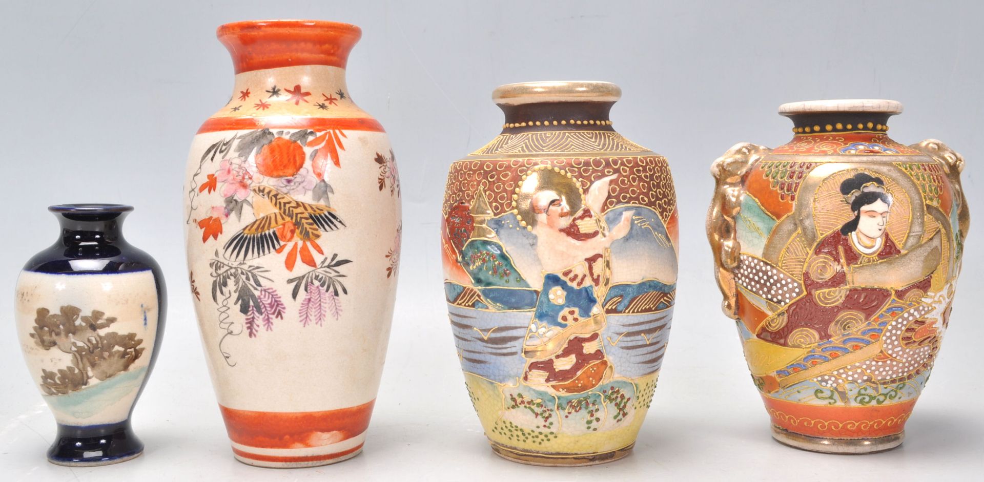 A mixed group of Japanese ceramics dating from the early 20th Century to include a hand decorated - Bild 6 aus 12