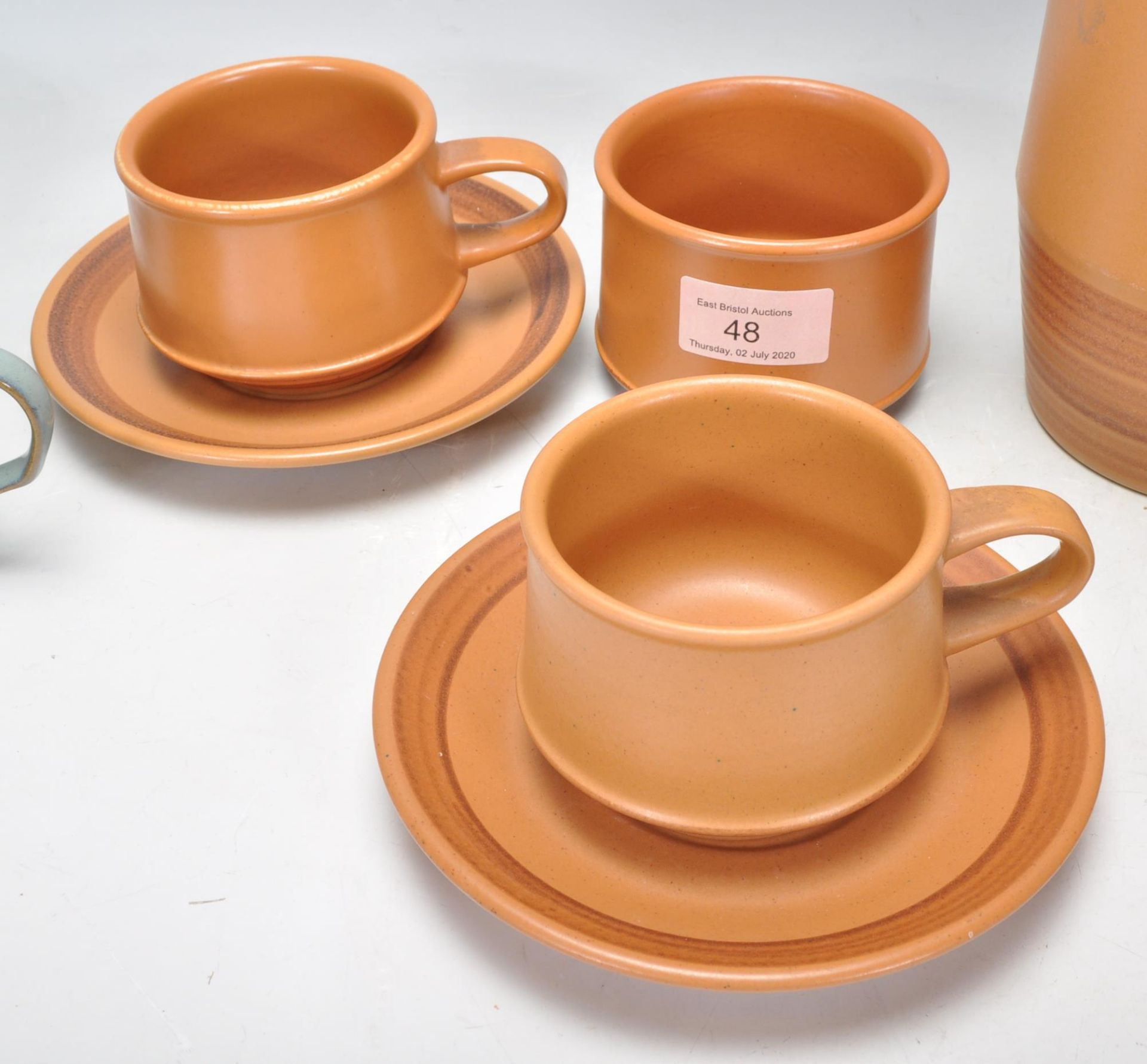 A vintage retro 20th Century Purbeck pottery coffee service consisting of four brown glazed coffee - Bild 4 aus 11