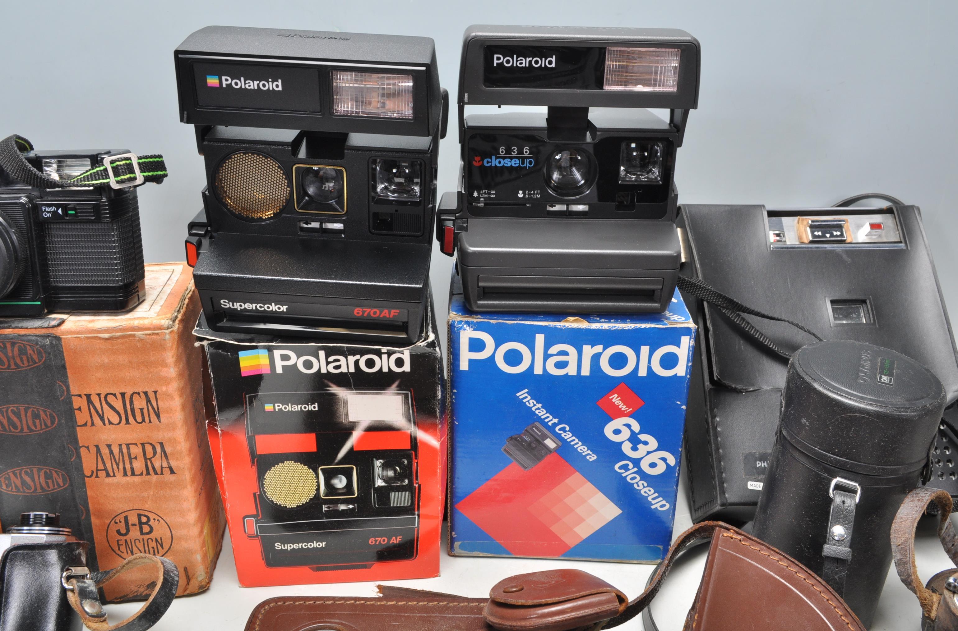 A collection of vintage cameras to include a Polaroid Supercolor 670 AF camera, a Polaroid 636 - Image 2 of 10