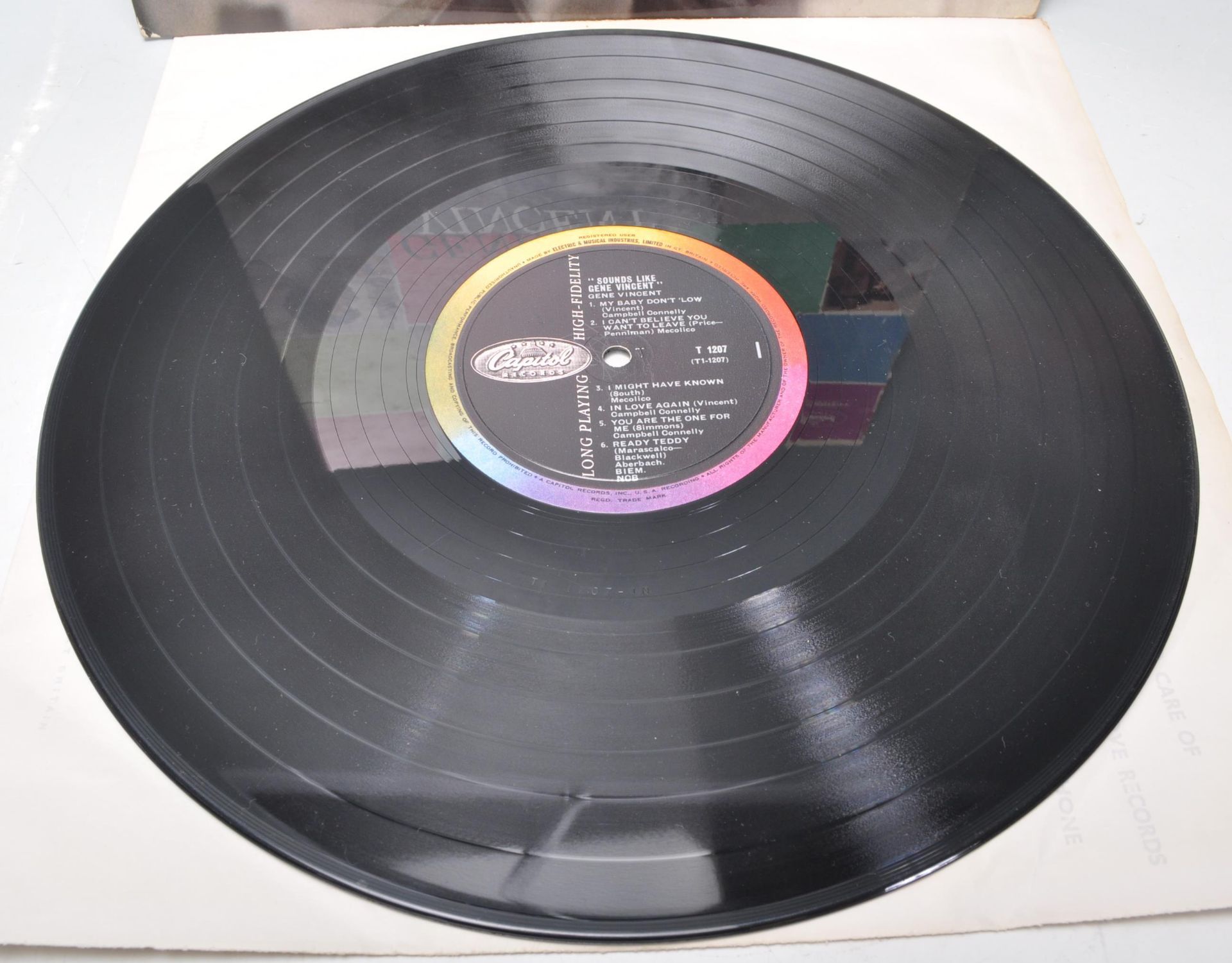 A vinyl long play LP record album by Gene Vincent – Sounds Like Gene Vincent – Original Capitol - Bild 2 aus 4