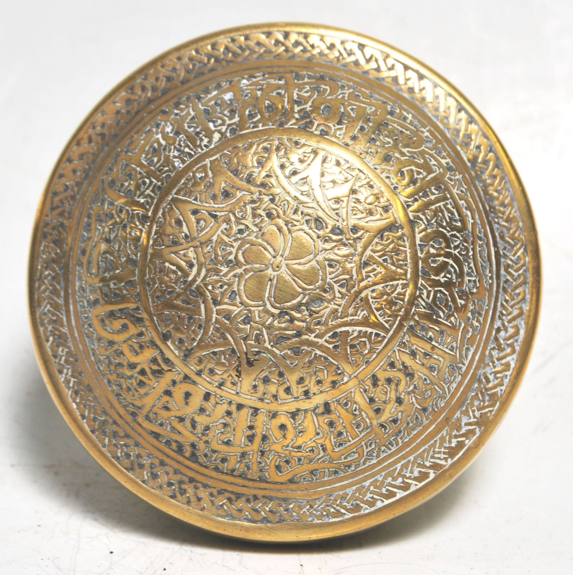 A collection of antique brass ware to include a Middle Eastern Islamic decorated lidded having - Bild 11 aus 11