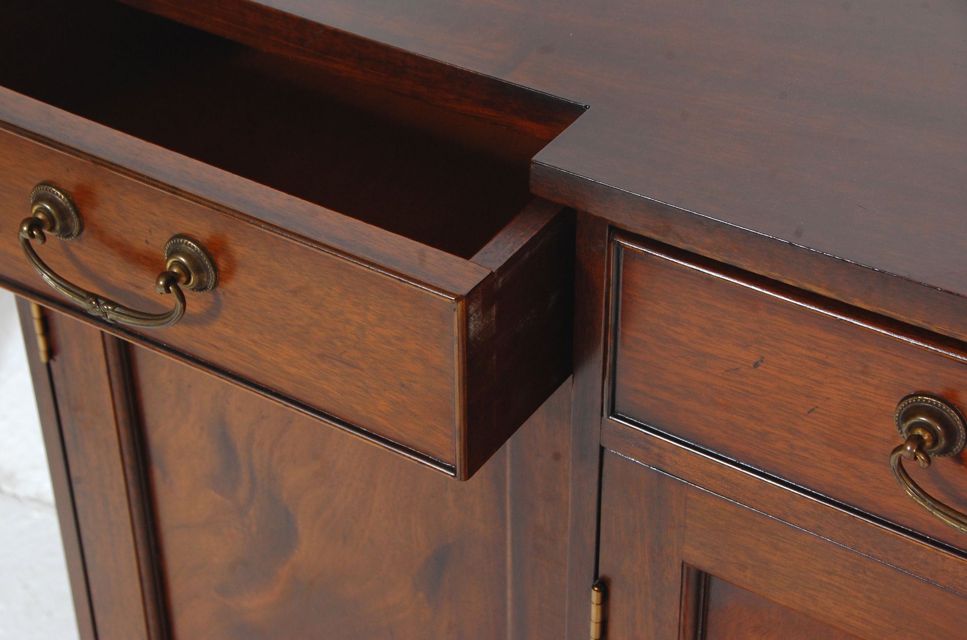 A Georgian revival small mahogany tallboy chest of drawers raised on bracket feet with a series of - Bild 10 aus 12