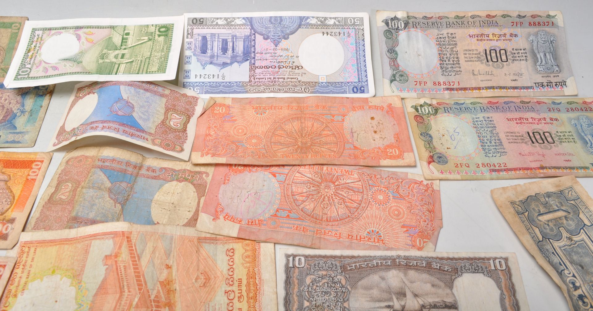 A collection of 20th Century bank notes to include Indian rupees and Caribbean notes including - Bild 10 aus 10