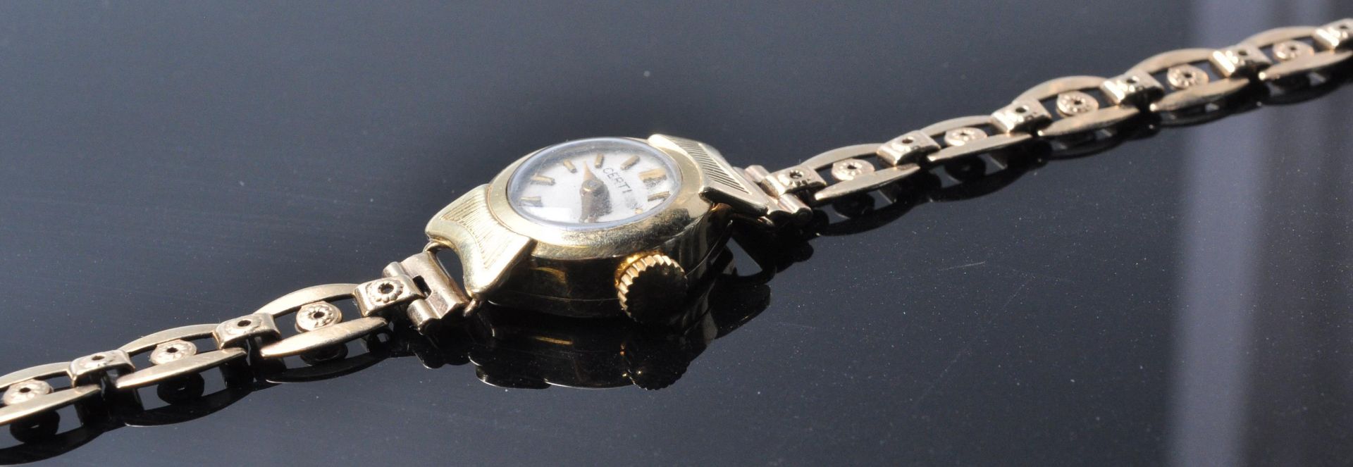 A vintage ladies 17 jewels Certina cocktail watch having a round face with gilt baton markings to - Bild 5 aus 9