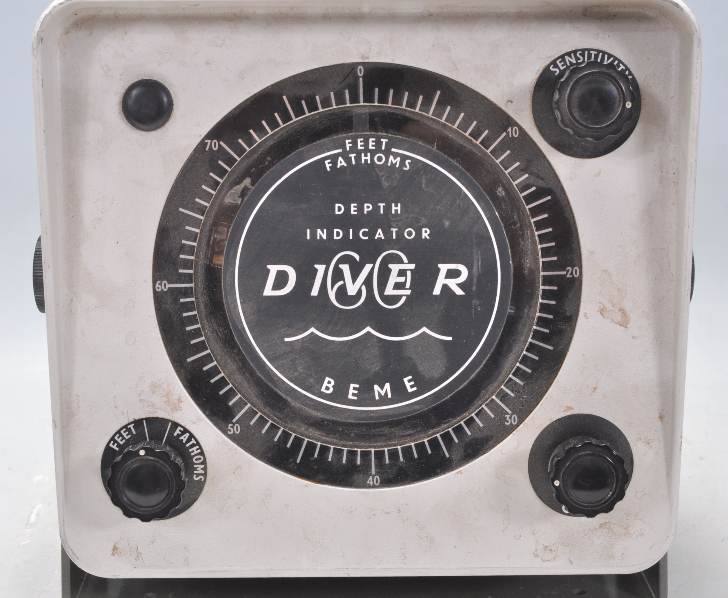 A vintage Divers Depth indicator machine by Beme being grey plastic cased with dials to the - Image 2 of 5