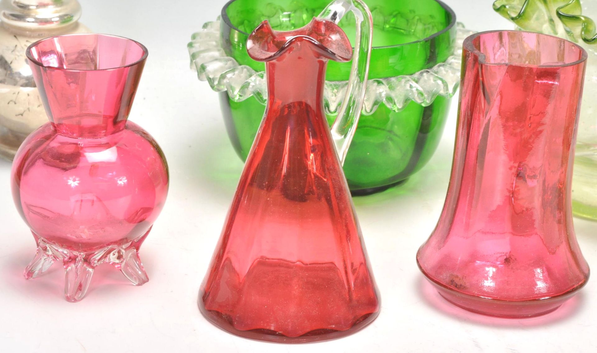 A group of 19th Century Victorian coloured glass vases to include a yellow and white vase with - Bild 2 aus 7