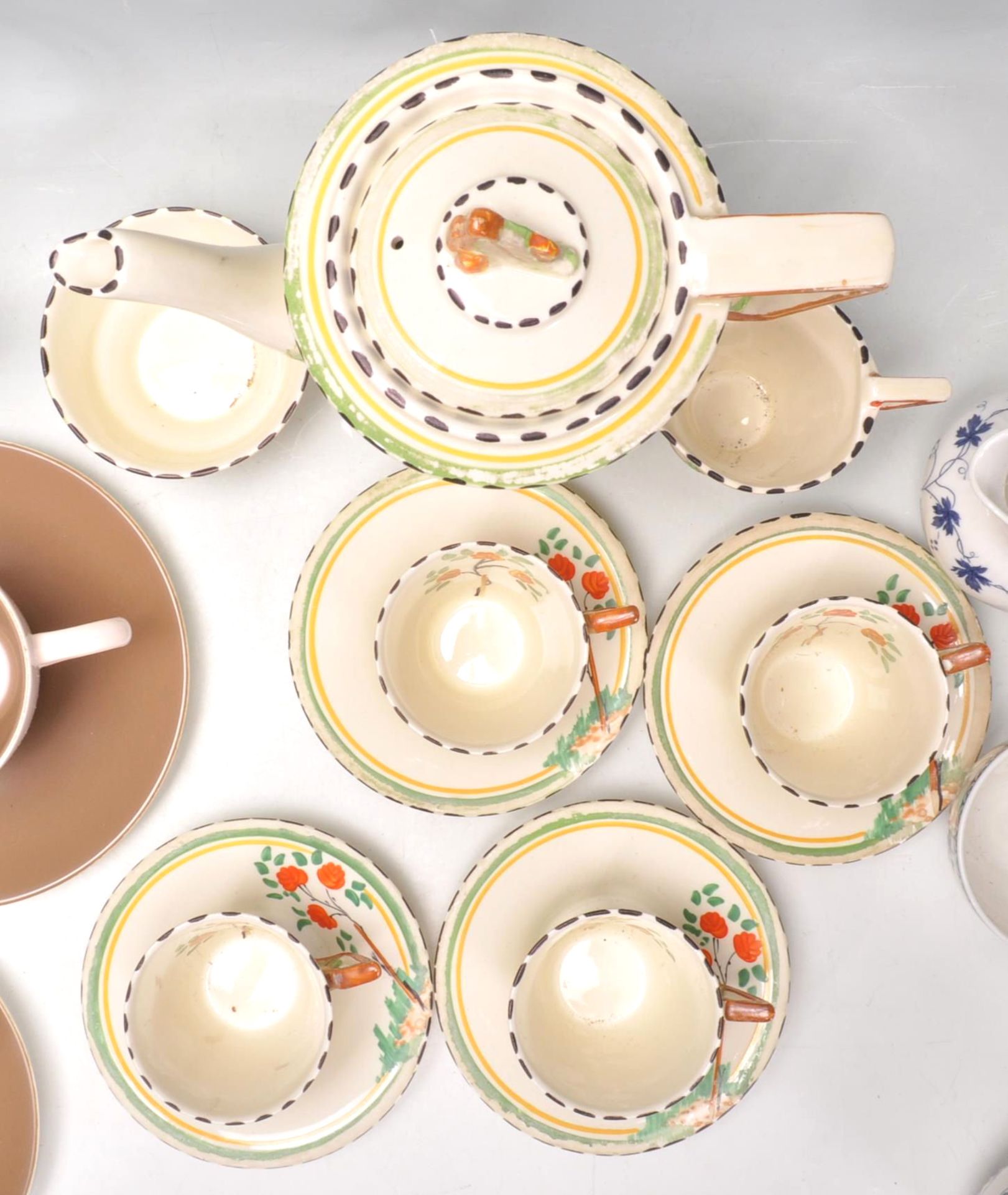 A collection of vintage bone china tea sets to include an Art Deco Burleigh ware tea set having - Bild 10 aus 15