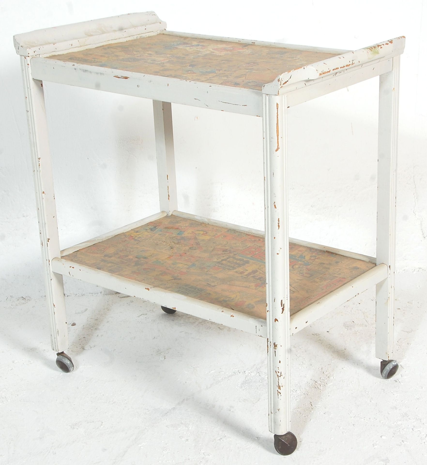 An early 20th century century shabby chic painted two tier trolley with decoupage decoration - Bild 5 aus 6