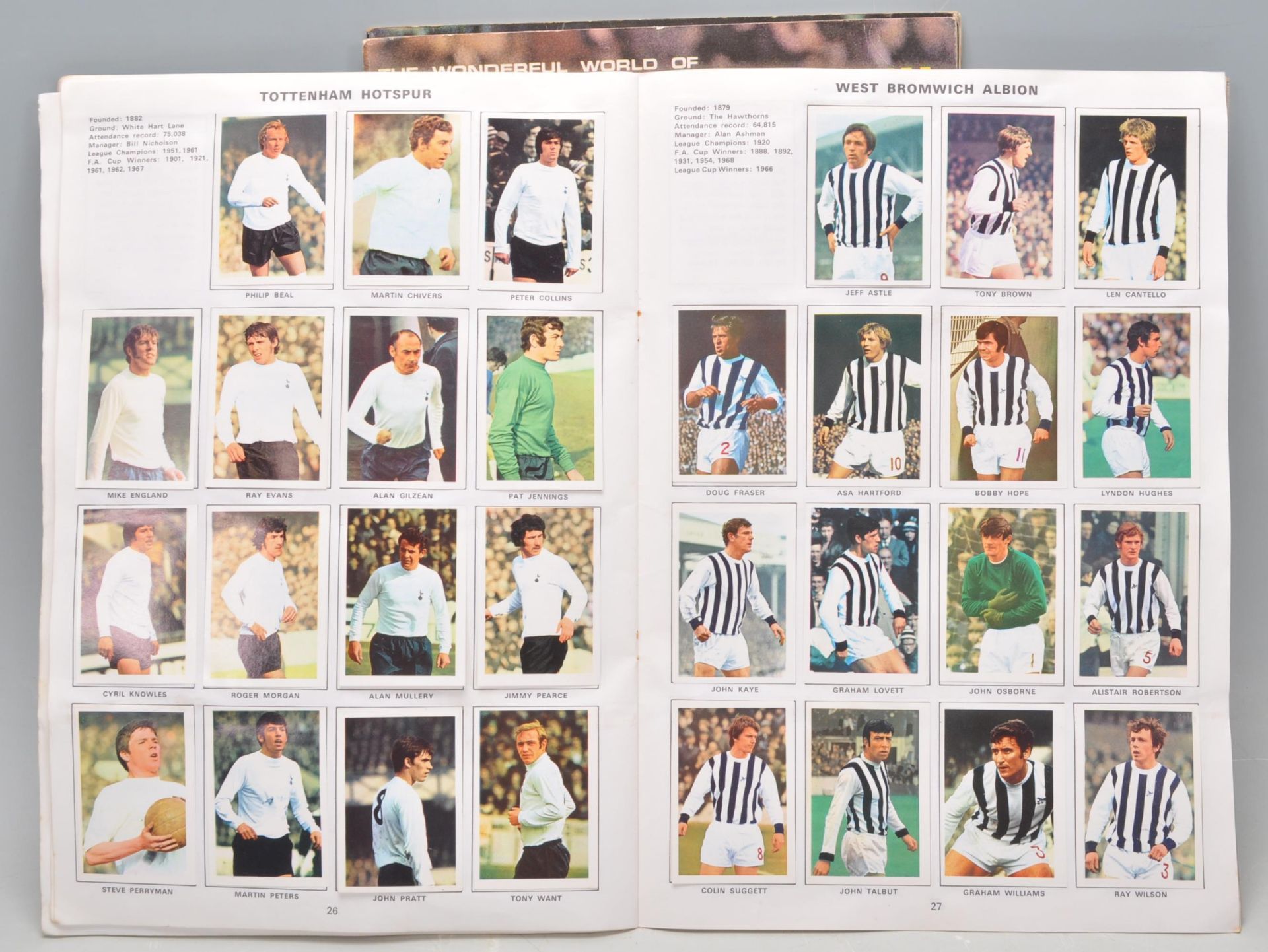 A group of three vintage football Soccer Stars sticker albums to include Gala Collection 1970/71, - Bild 43 aus 49