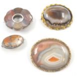 A collection of 4 19th century Scottish agate brooches to include white and yellow metal. All of