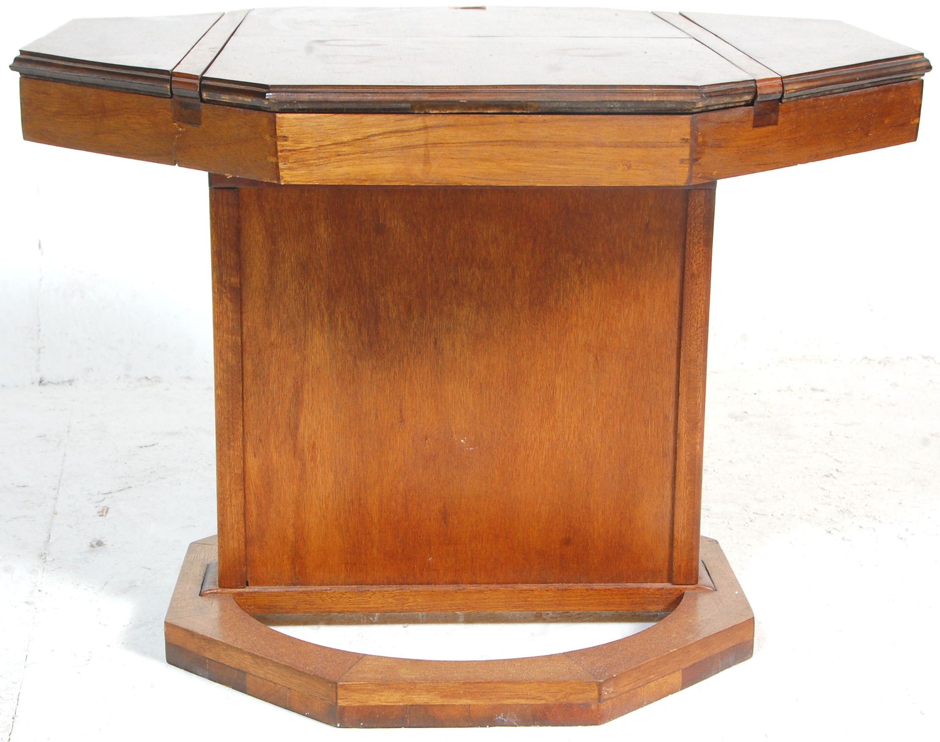 A 20th Century vintage unusual scratch built octagonal games table having a columnal support on a - Bild 9 aus 9