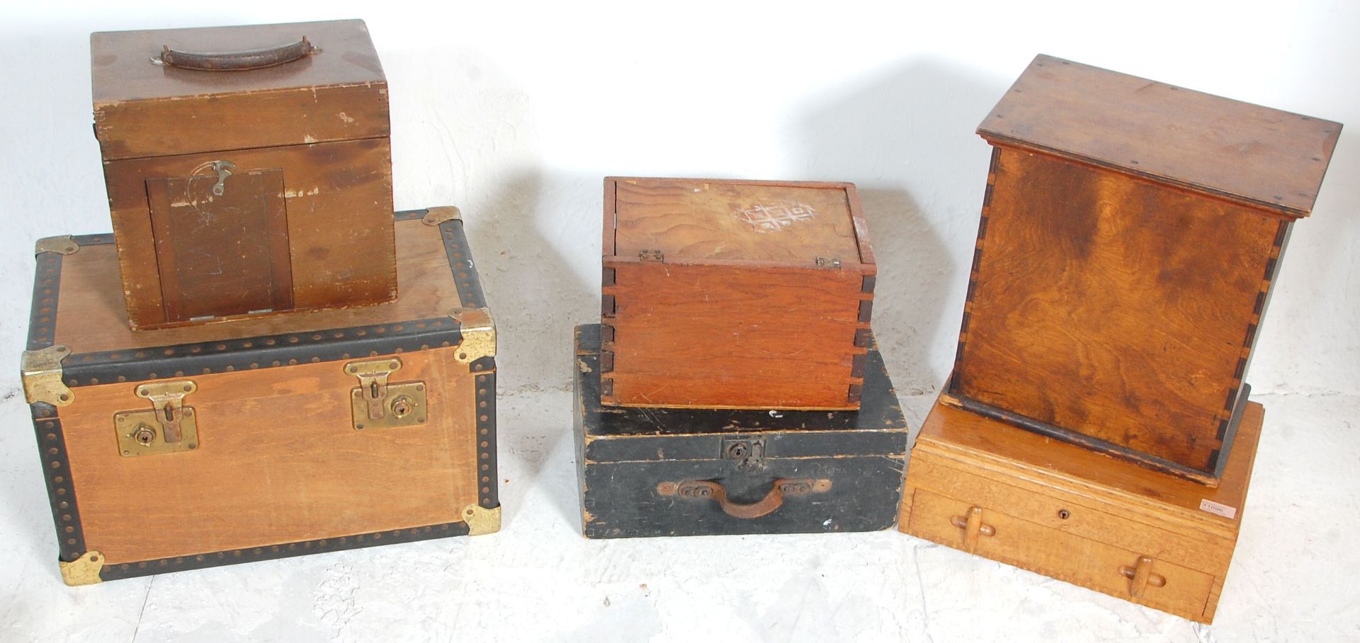 A good mixed group of seven storage box  and chests all being wooden examples to include a low - Image 4 of 7