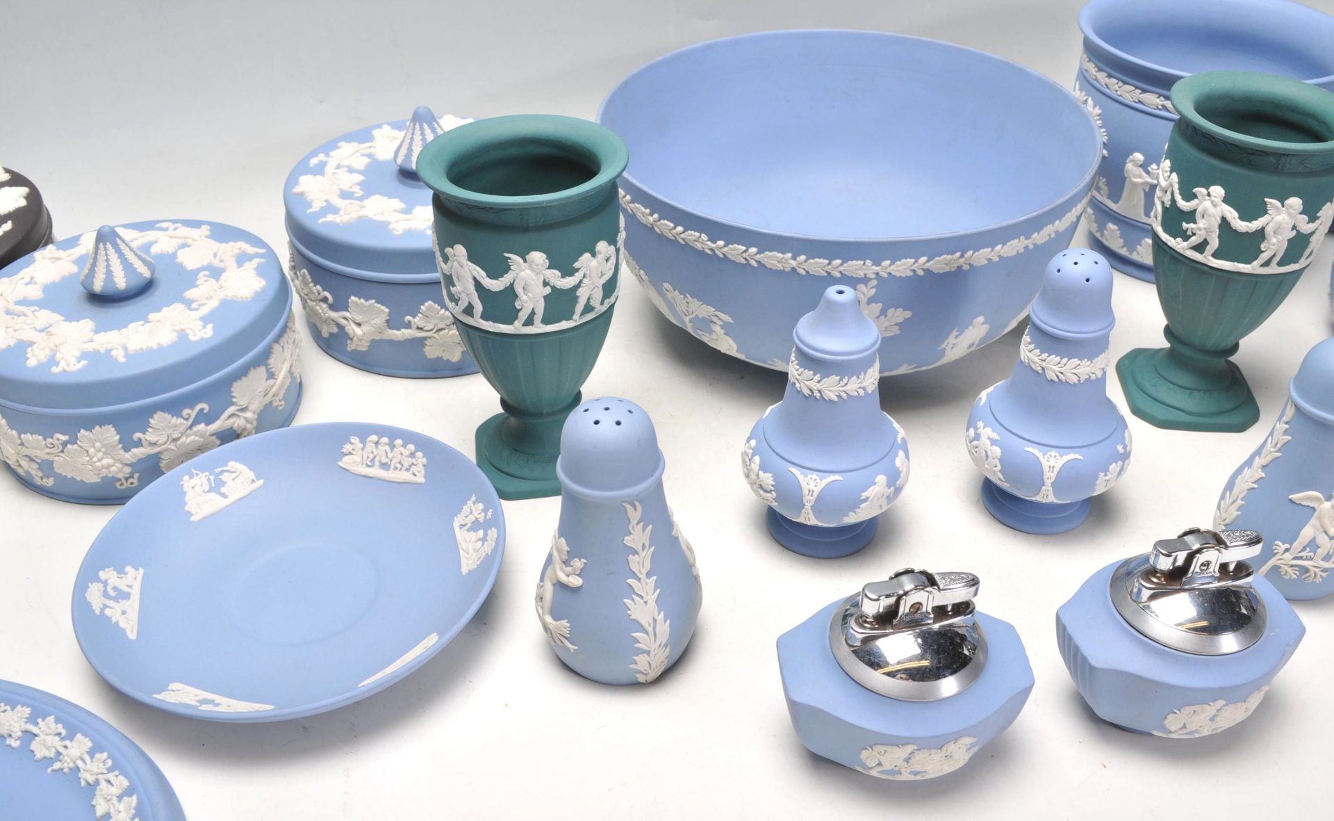 A big group of mostly Wedgwood Jasperware ceramics - Bild 6 aus 12