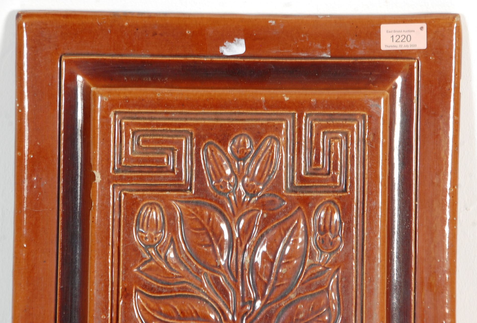 A 19th century Doulton Lambeth stoneware brown glaze plaque. Cast in relief with foliates and - Bild 2 aus 5
