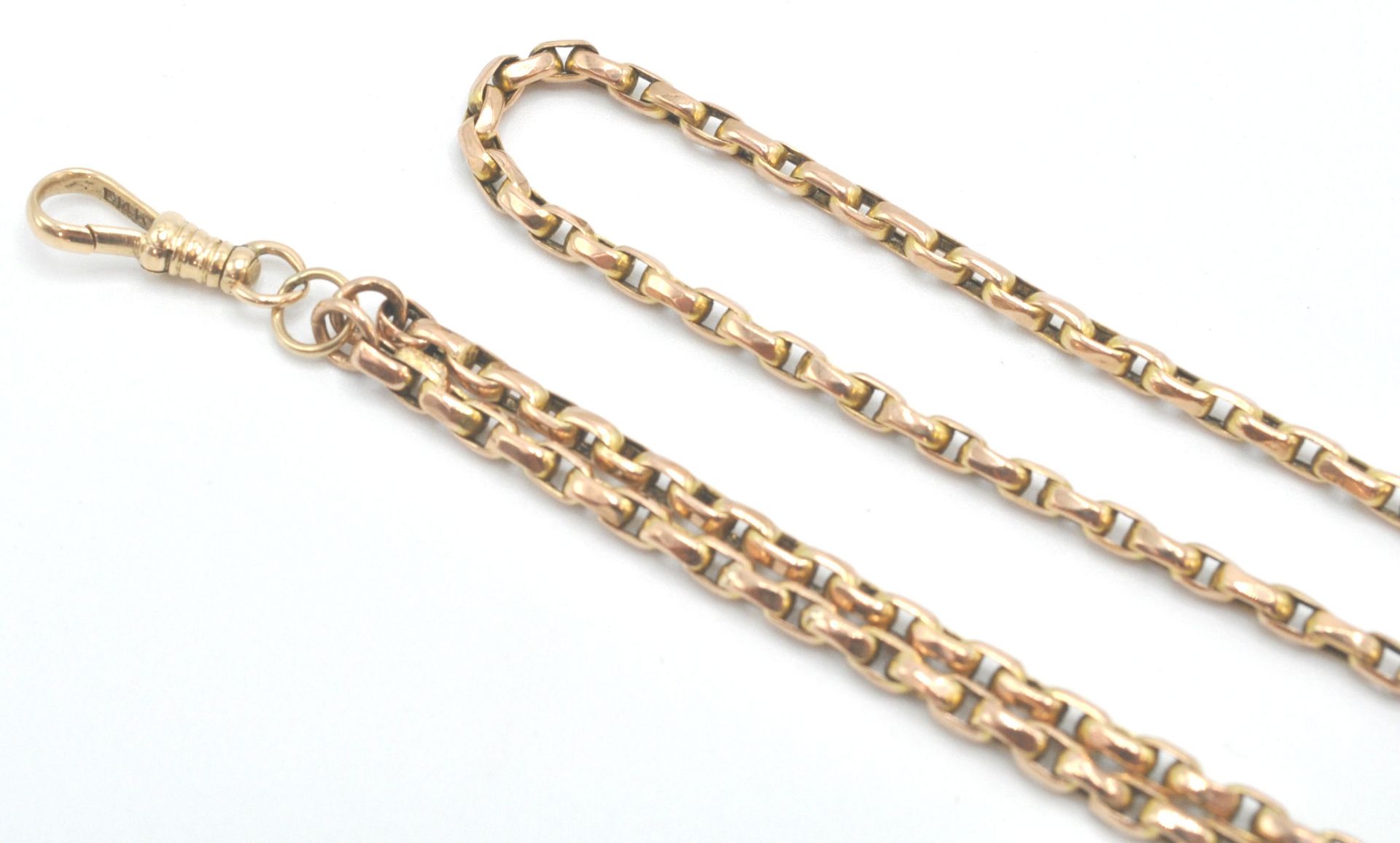 A large 9ct gold langard / necklace chain with kerb linkage measuring total length of 138cms and set - Bild 5 aus 5