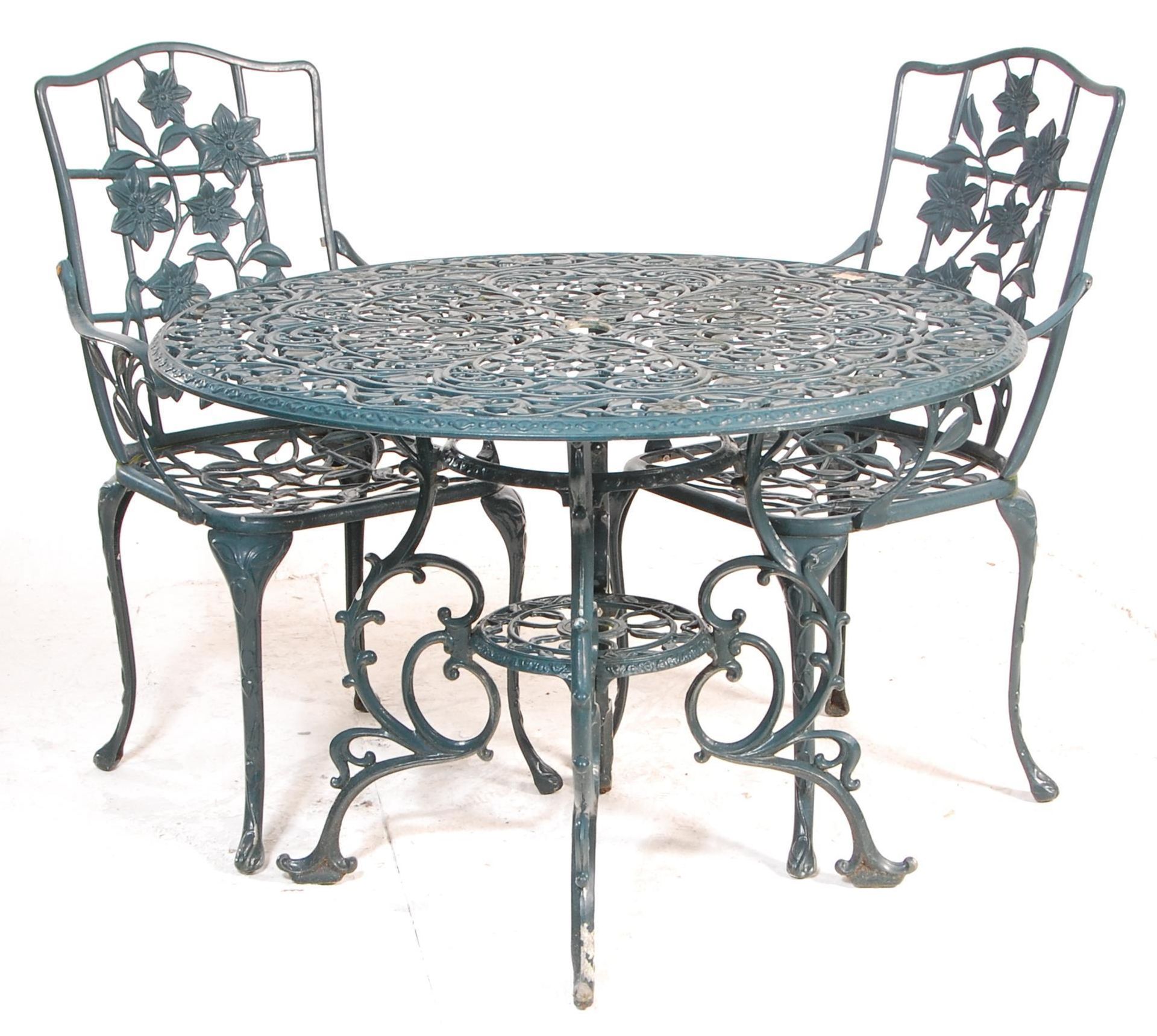 A good reproduction 19th century Coalbrookdale style revival cast metal garden table complete with - Image 4 of 10