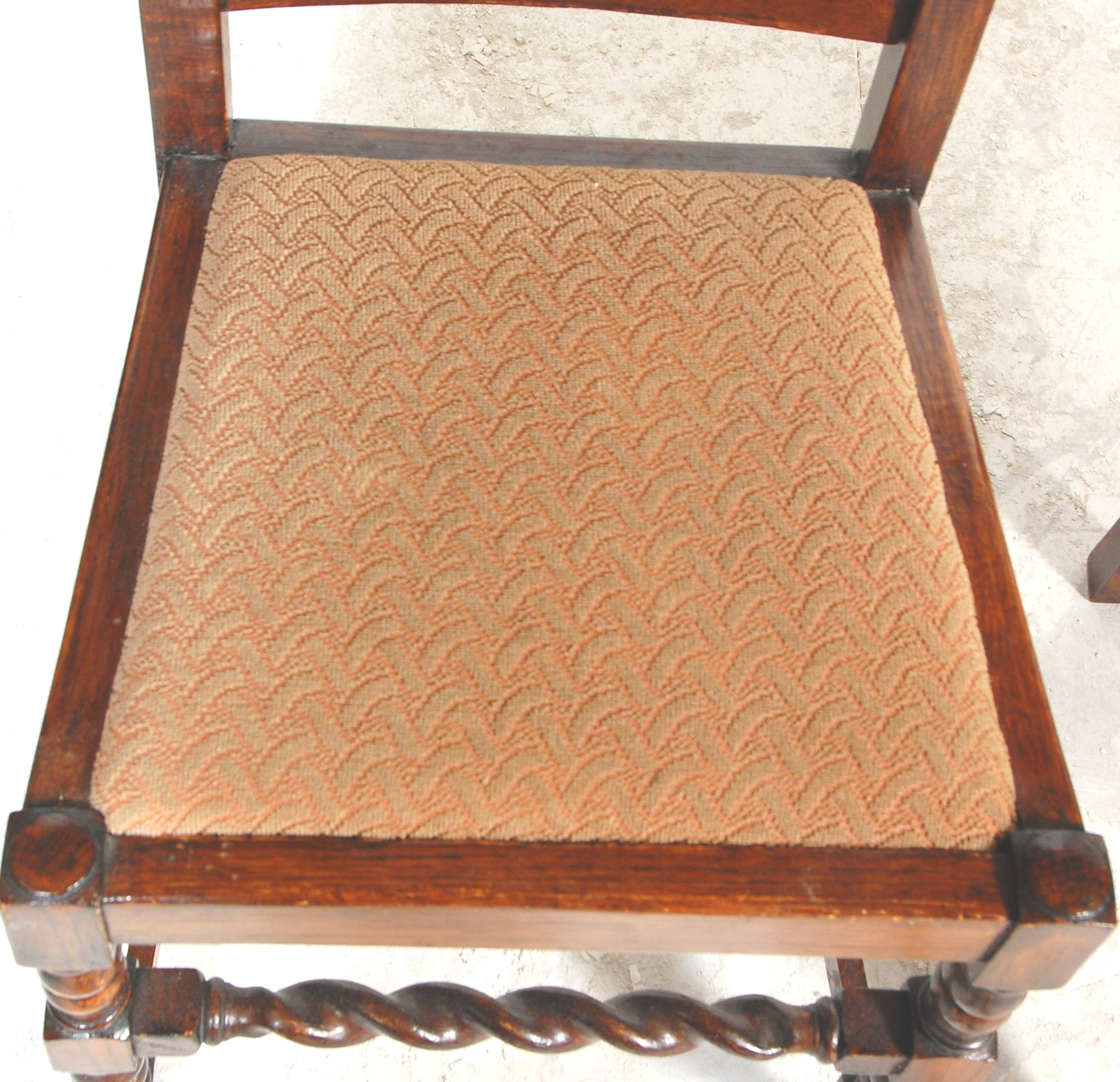 A good early 20th Century oak pie crust barley twist gate leg dining table of rectangular form - Image 13 of 15