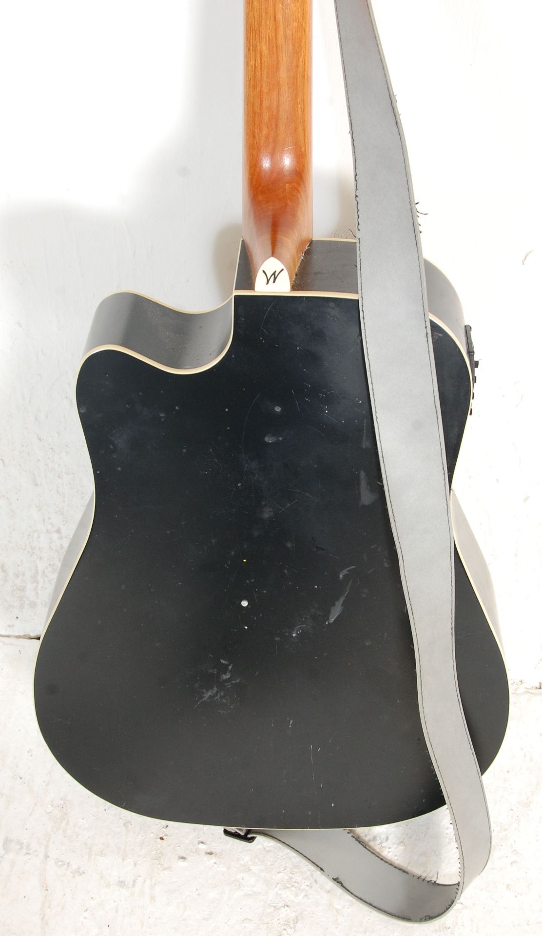 A good Washburn made six string acoustic guitar ha - Bild 7 aus 7