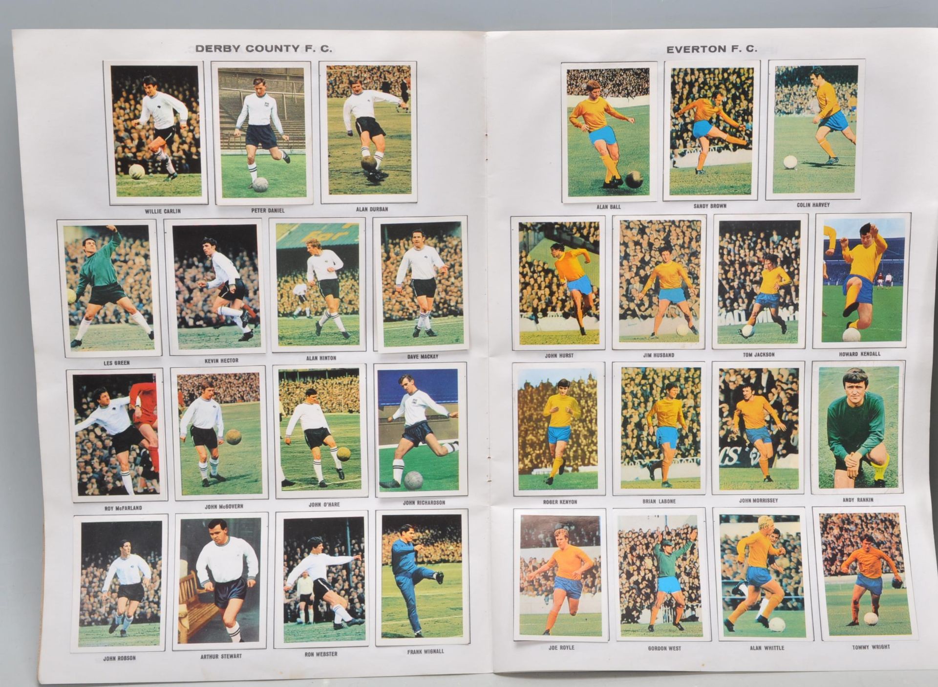 A group of three vintage football Soccer Stars sticker albums to include Gala Collection 1970/71, - Bild 18 aus 49