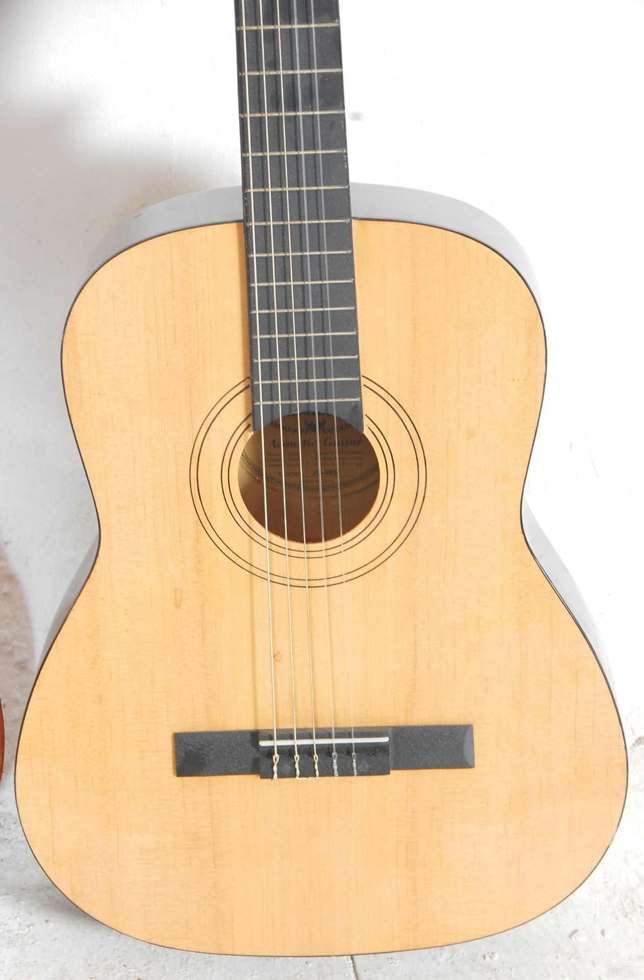 A Burswood made six string acoustic guitar having - Bild 4 aus 5