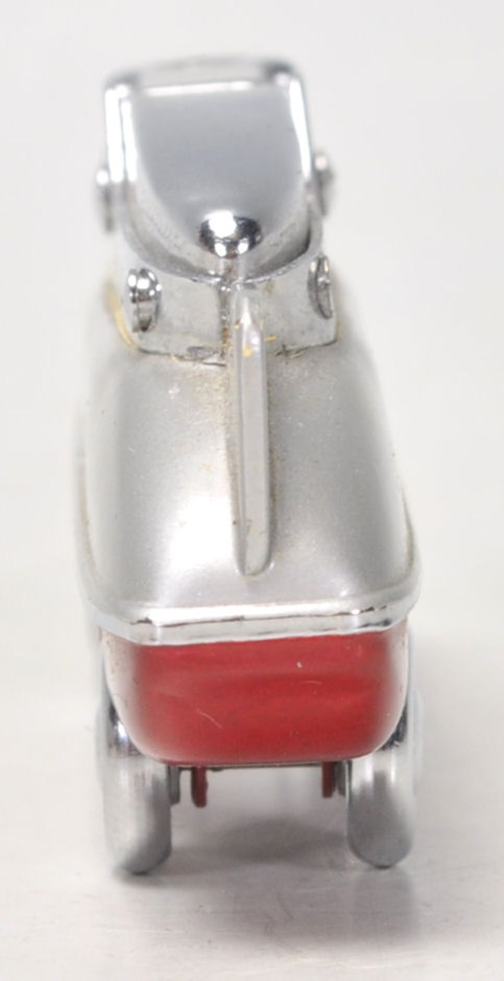 A mid 20th Century 1950's Sarome Bluebird novelty cigarette lighter, finished in red and grey with - Image 3 of 7