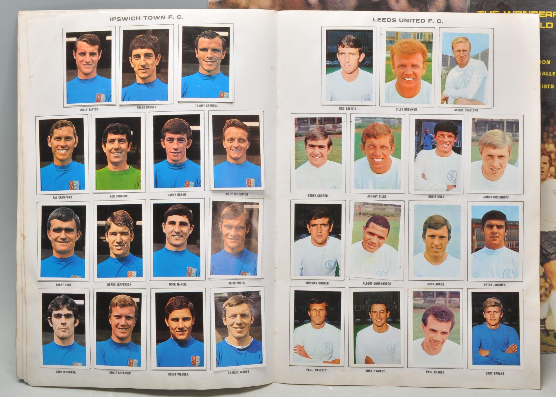 A group of three vintage football Soccer Stars sticker albums to include Gala Collection 1970/71, - Bild 6 aus 49