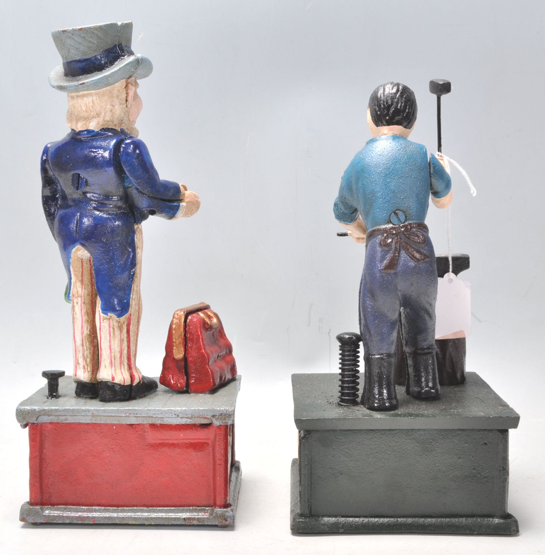 Two 20th Century vintage style cast iron money banks in the form of Uncle Sam and John Deere. Both - Bild 3 aus 6