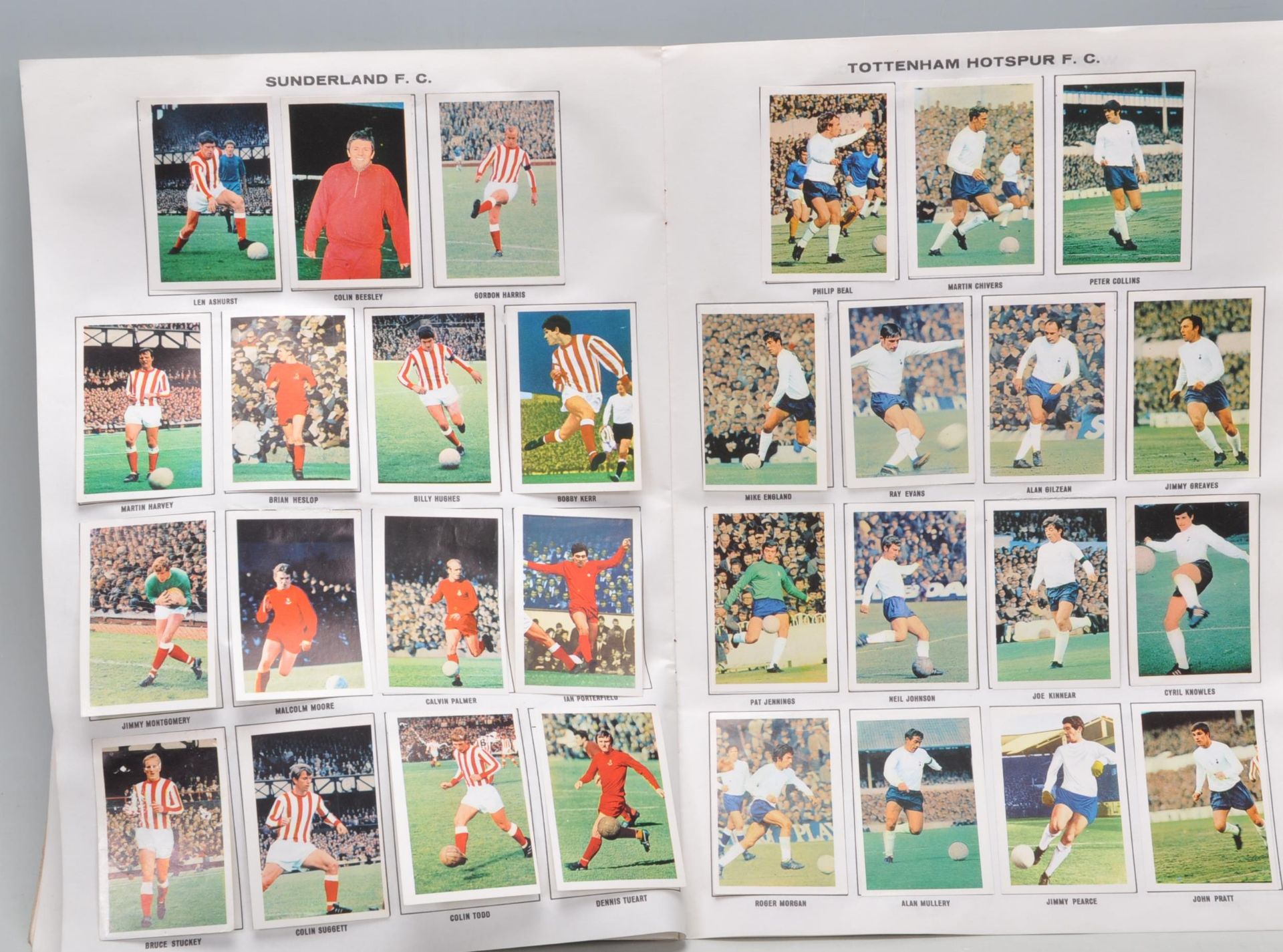 A group of three vintage football Soccer Stars sticker albums to include Gala Collection 1970/71, - Bild 24 aus 49