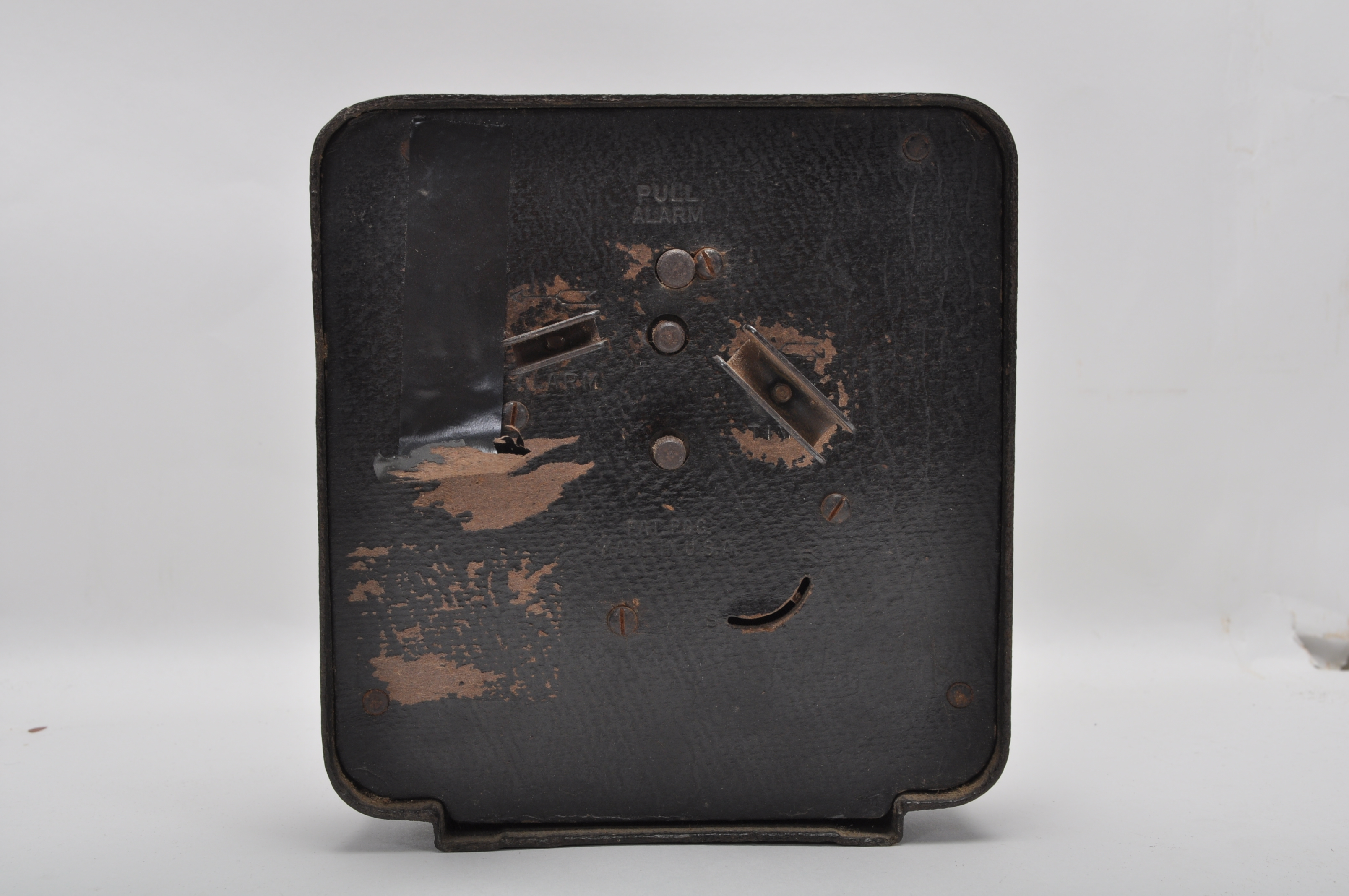 A mid 20th Century WWII era American Cardboard Waralarm War alarm clock made in 1944 by Western - Image 5 of 8