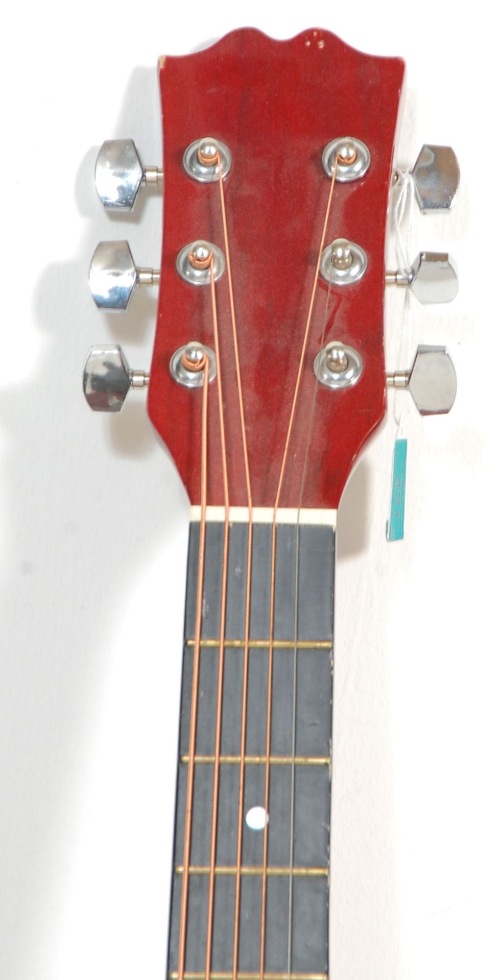 A vintage six string acoustic guitar having an inl - Bild 4 aus 6