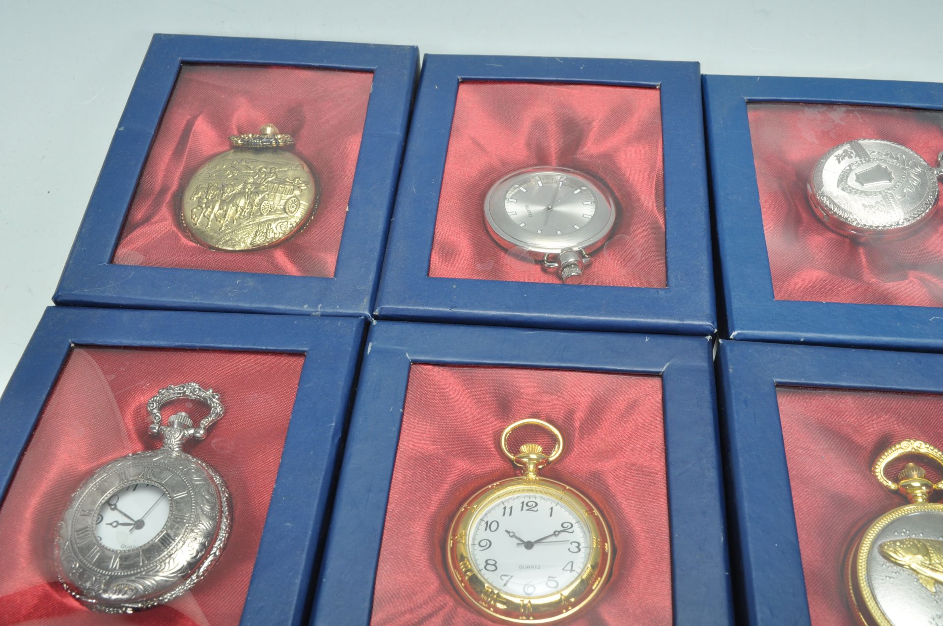 A collection twelve Franklin Mint type pocket watches with many gilt examples, with full hunter - Bild 6 aus 9