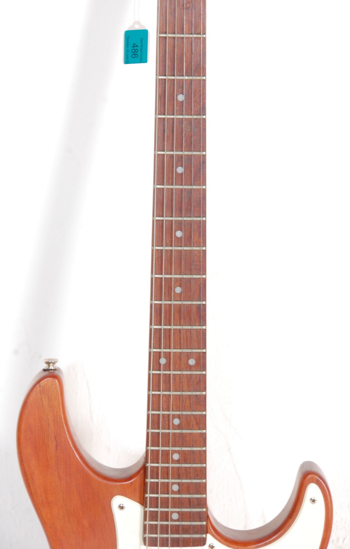 A good six string Fender Stratocaster style electr - Bild 4 aus 6