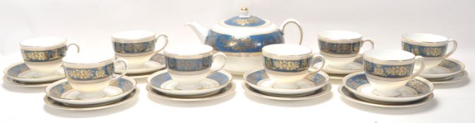 Wedgwood Columbia - A Fine Bone China English part tea service by Wedgwood in the Blue and Gold