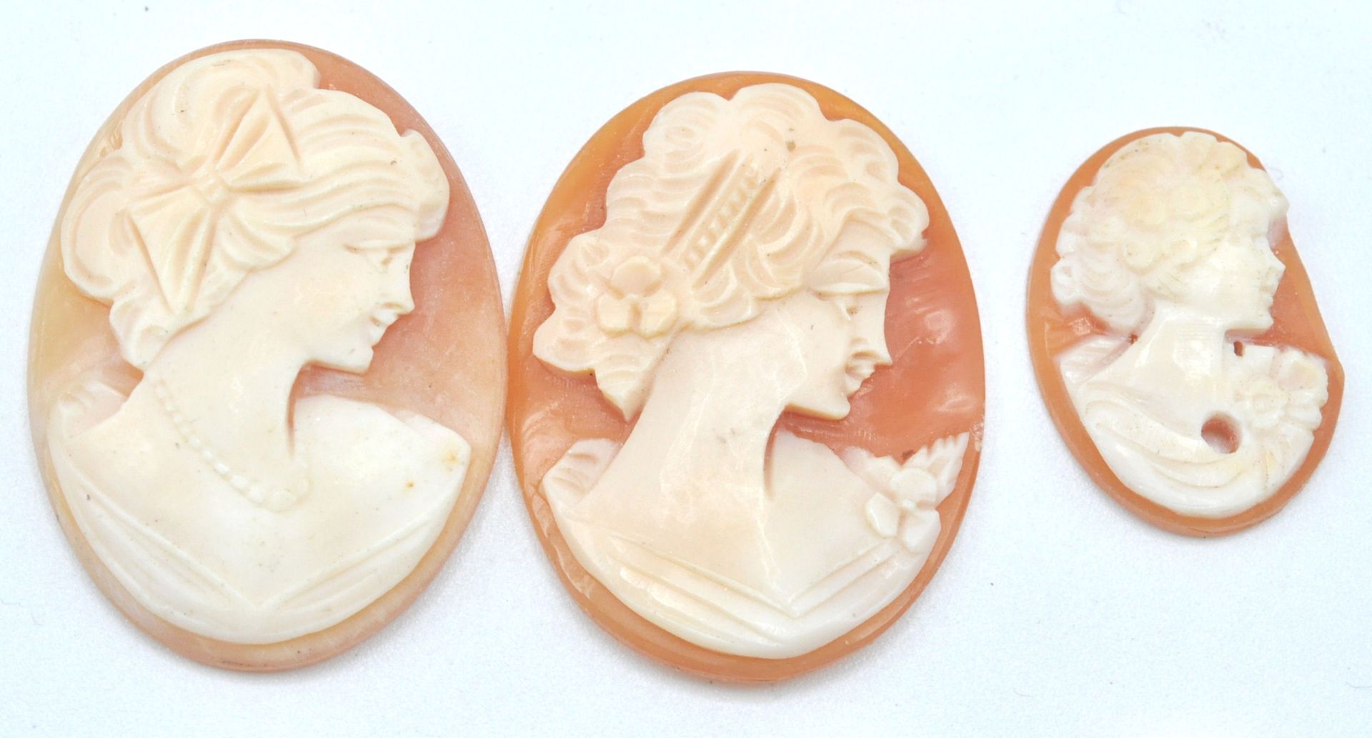 A collection of carved shell cameos dating from the 19th and 20th century. To include female - Bild 5 aus 8