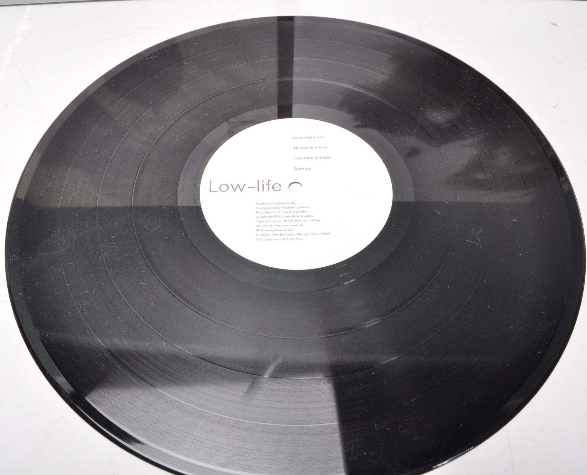 A vinyl long play LP record album by New Order – Low Life – Original Factory 1st U.K. Press – - Bild 2 aus 4