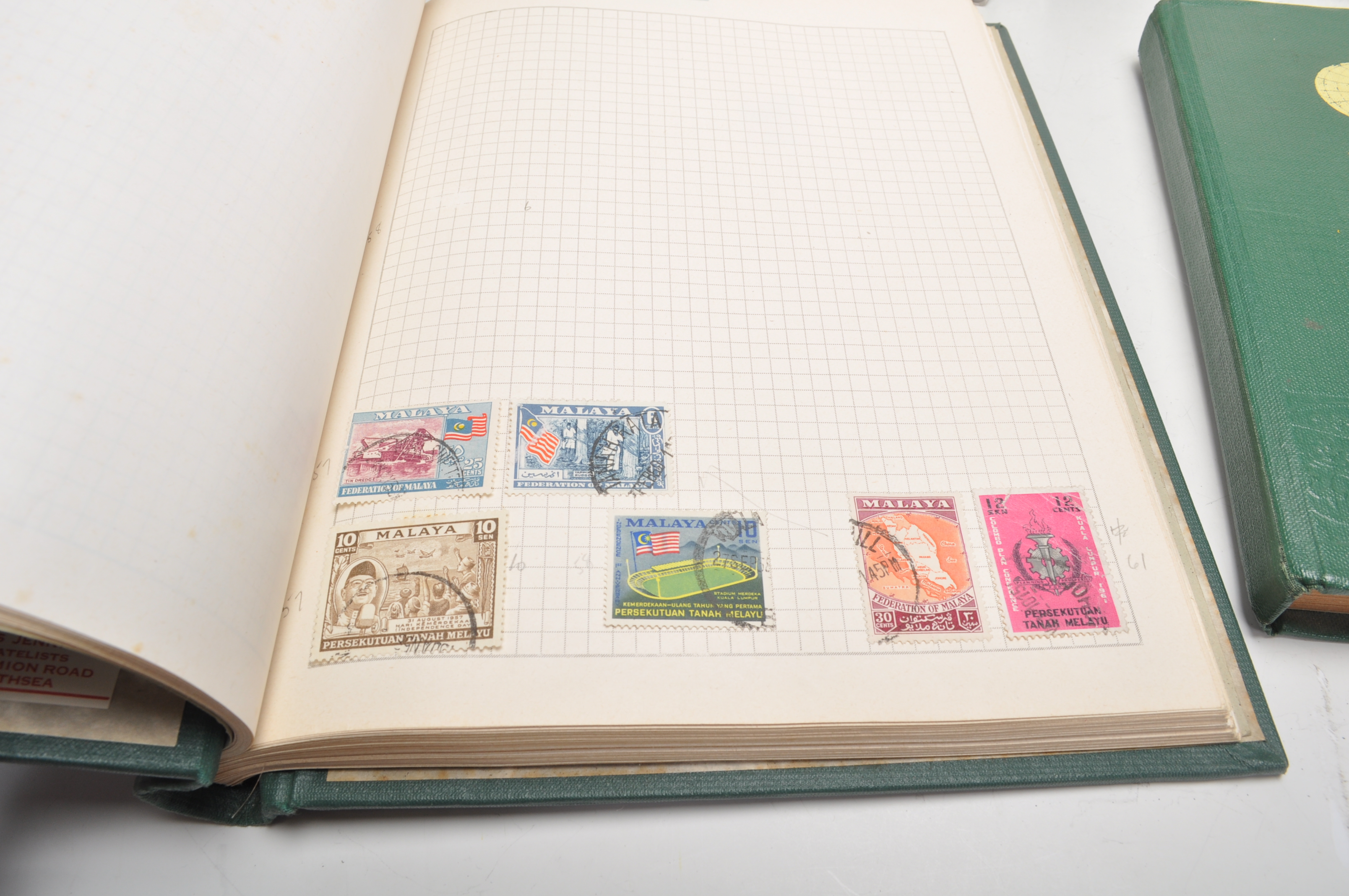 A good mixed group of GB and world stamps dating from the 19th Century onwards including penny - Image 10 of 11